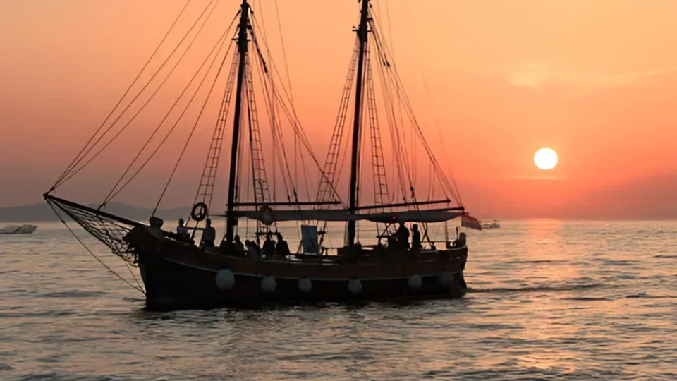 Private Historical Muscat Sunset Tour - Image 1