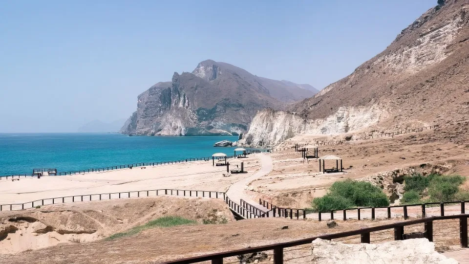 Salalah: Full-Day Beach Escapade Al Mughsail Beach &amp; Fazayah Beach - Image 1